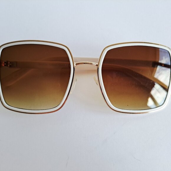 Lot of 10 Assorted Women Fashion Sunglasses main image 12